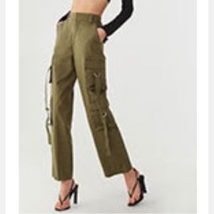Womens high rise cargo pants size medium